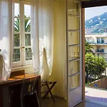 Mimosa Hotel