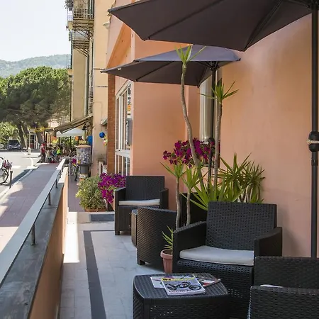 Hotell Mimosa 3*