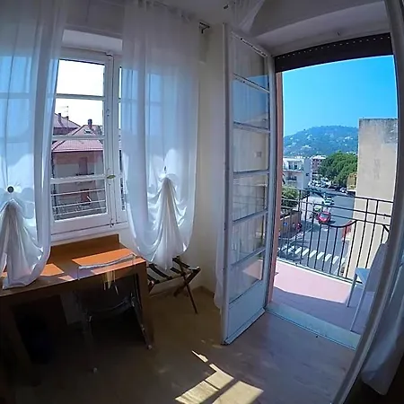 Mimosa Hotel 3*