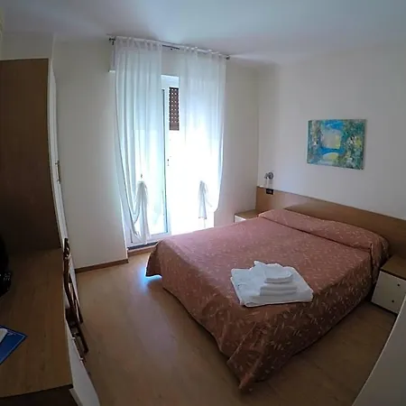 Mimosa Hotel 3*