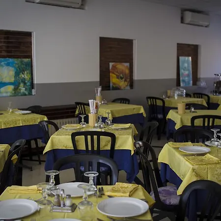 Mimosa מלון ספוטורנו