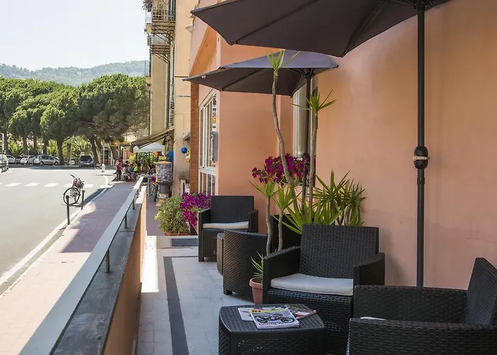 Hotel Mimosa 3*